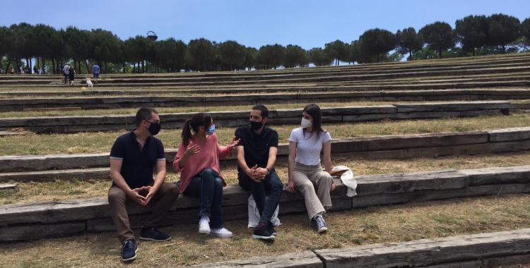 Carles de la Rosa, Marta Farrés, Arnau Solsona i Araceli Renom a l'espai en què es construirà la platea | Ràdio Sabadell